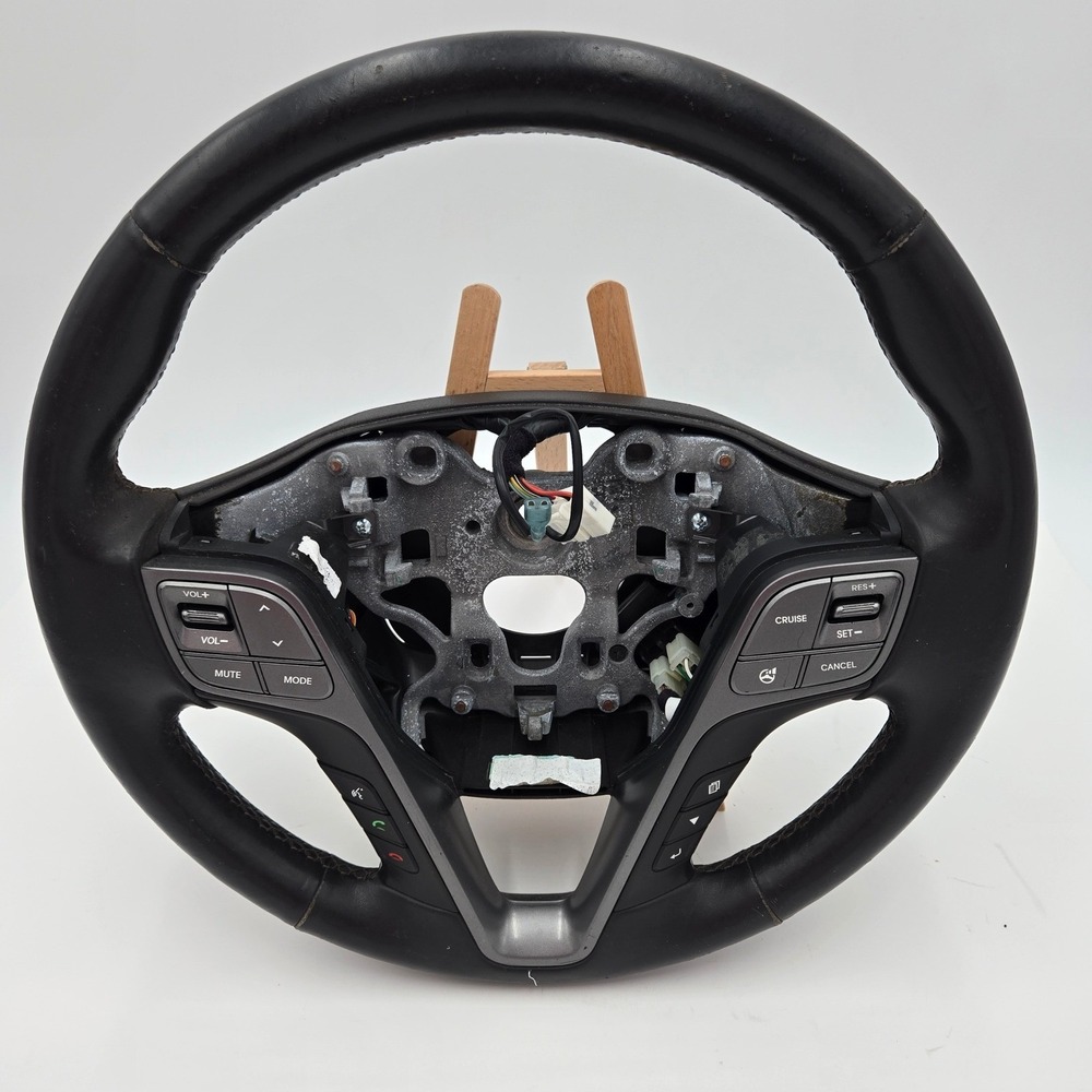 13-18 Hyundai Santa Fe Steering Wheel Audio Cruise Phone Controls OE 56110-B8901